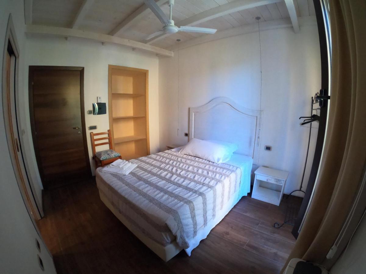 Villa La Conchiglia Rooms Cala Liberotto Exterior photo