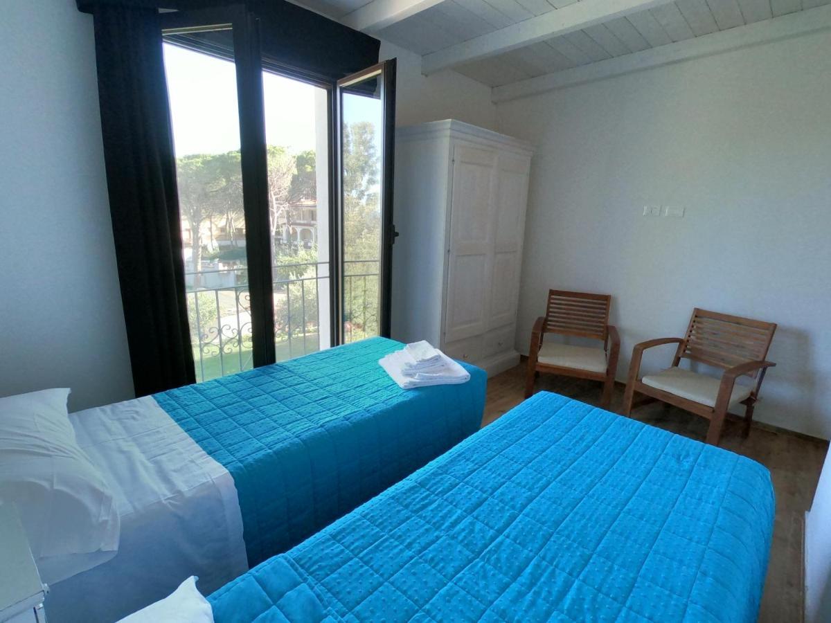 Villa La Conchiglia Rooms Cala Liberotto Exterior photo