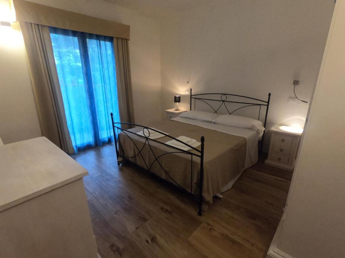 Villa La Conchiglia Rooms Cala Liberotto Exterior photo