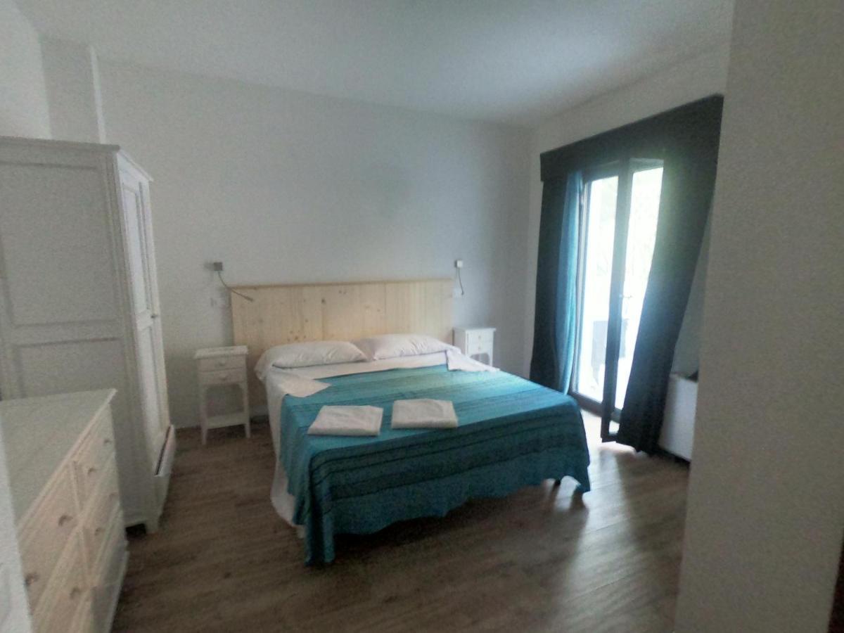 Villa La Conchiglia Rooms Cala Liberotto Exterior photo
