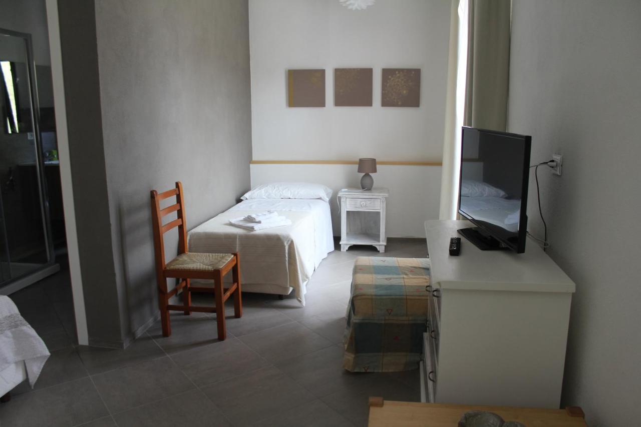 Villa La Conchiglia Rooms Cala Liberotto Exterior photo