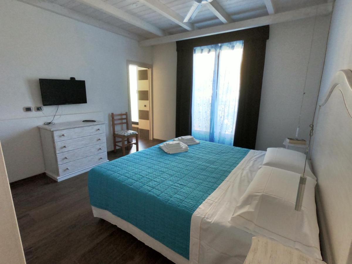 Villa La Conchiglia Rooms Cala Liberotto Exterior photo