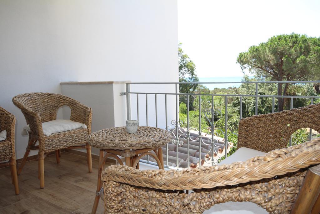 Villa La Conchiglia Rooms Cala Liberotto Exterior photo